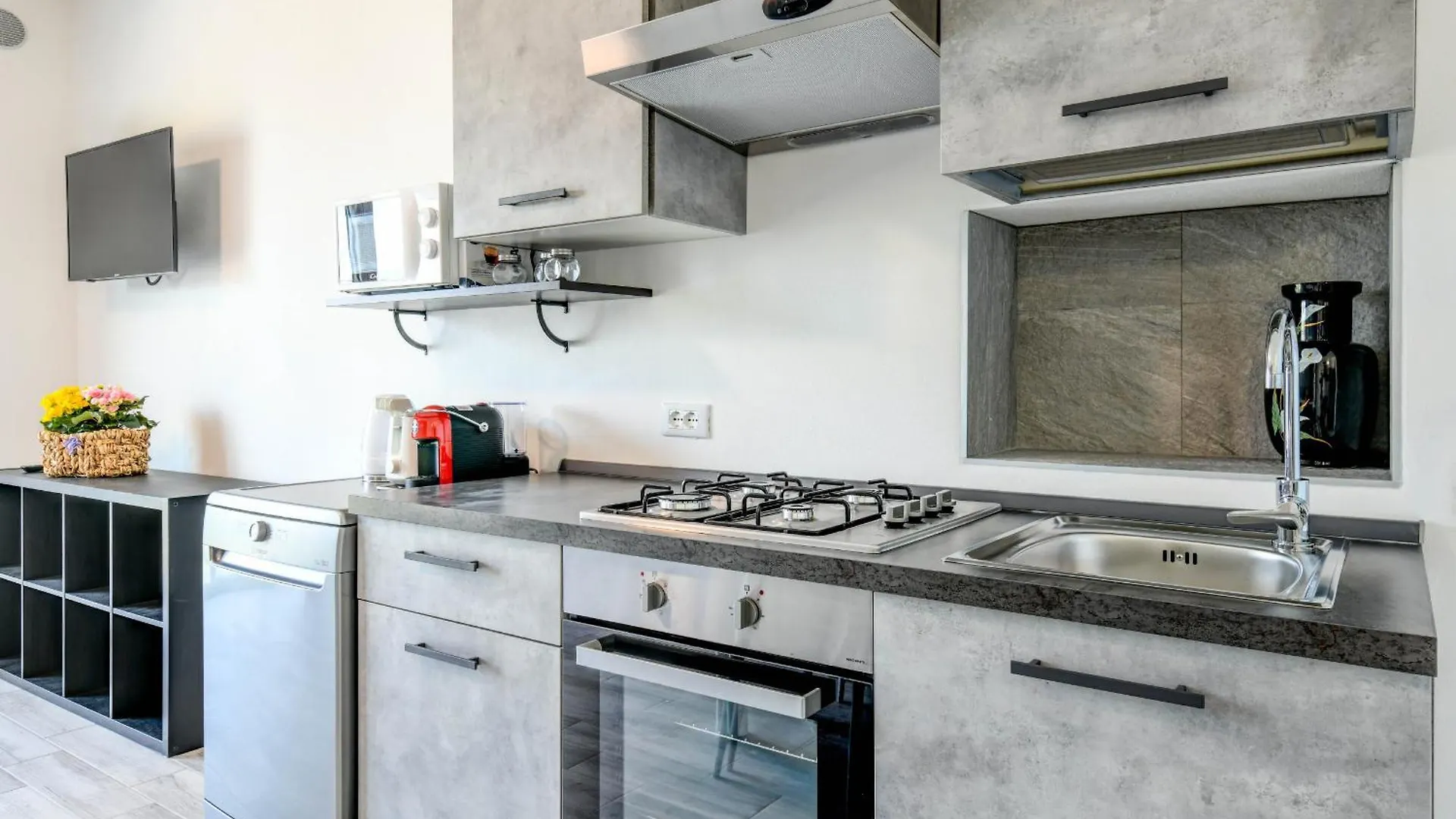 Apartment Luna - Holiday Apartments Brenzone