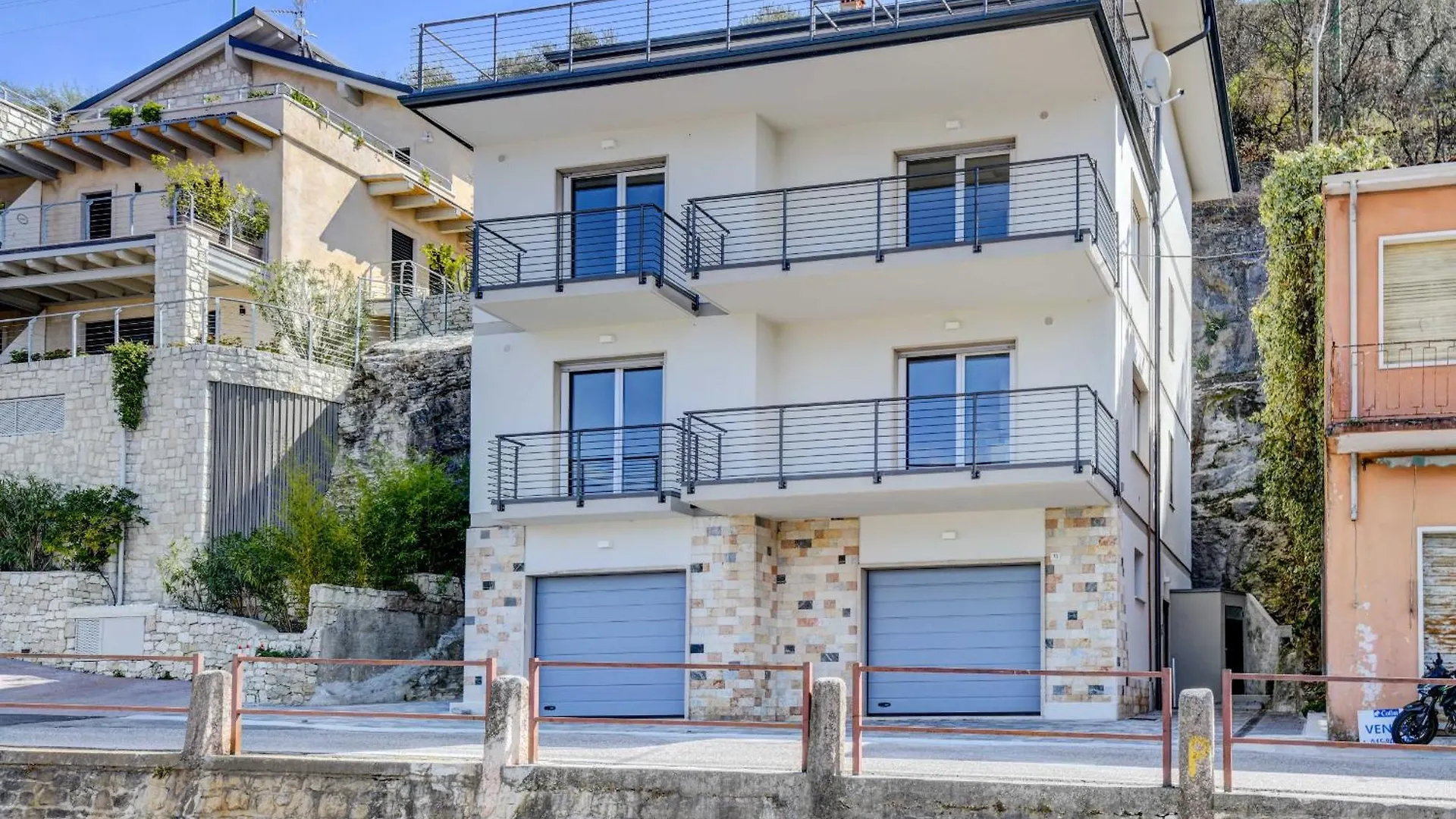 Apartment Luna - Holiday Apartments Brenzone Italia