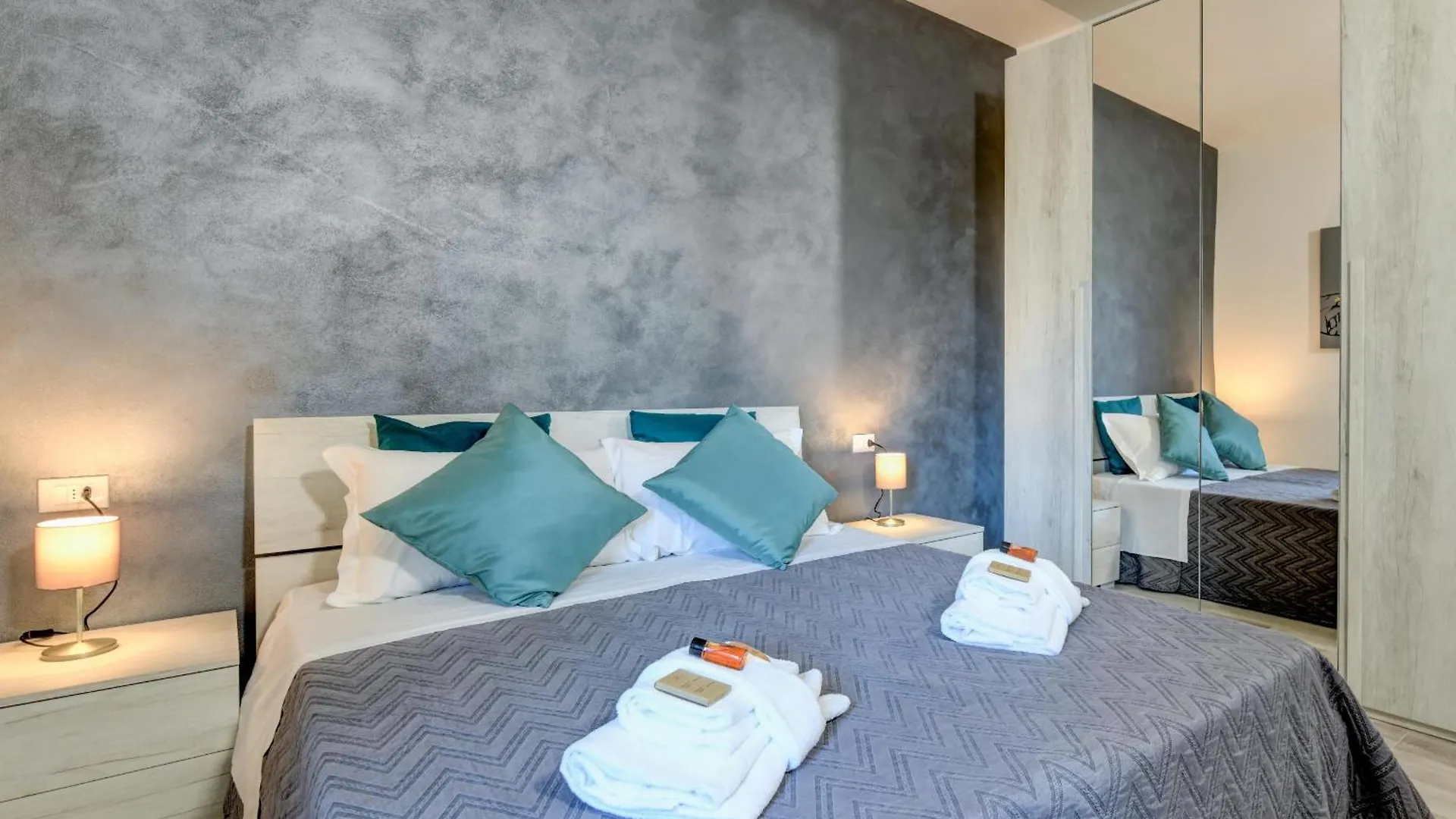 Apartment Luna - Holiday Apartments Brenzone Italien